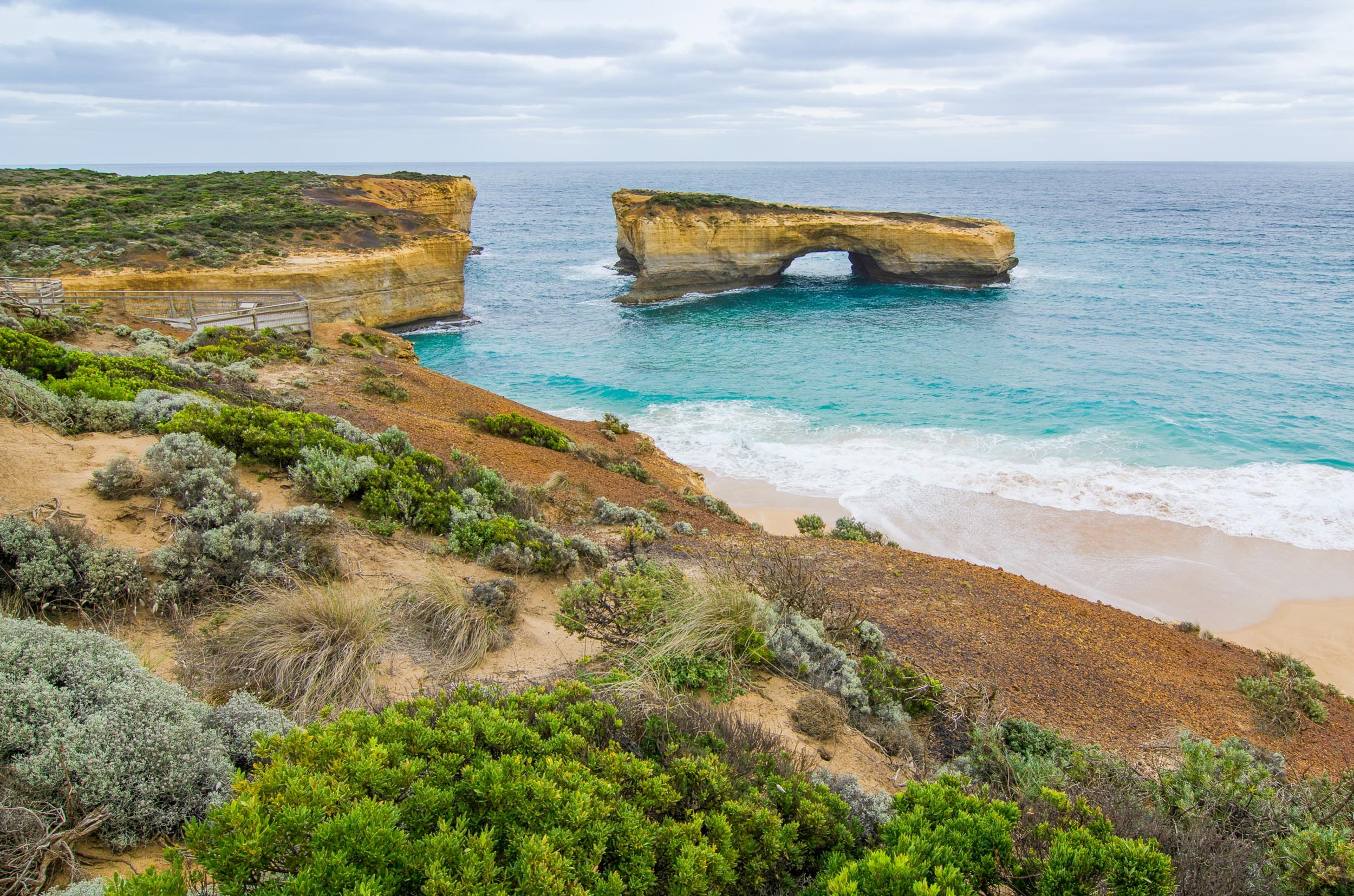 london bridge visiter great ocean road