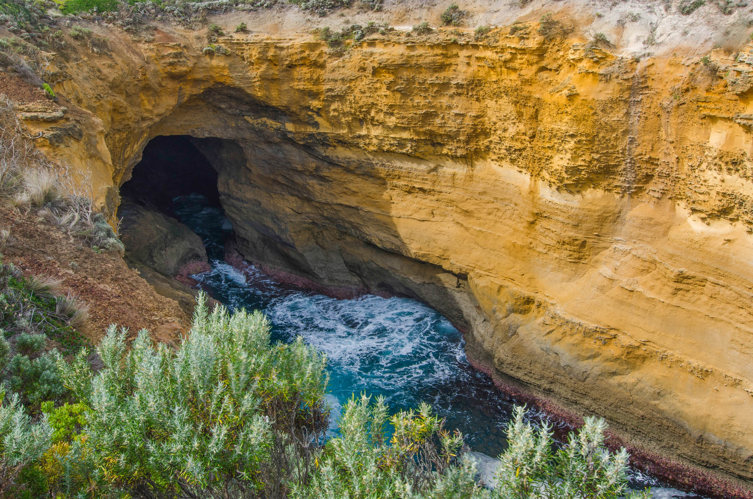 thunder cave great ocean road