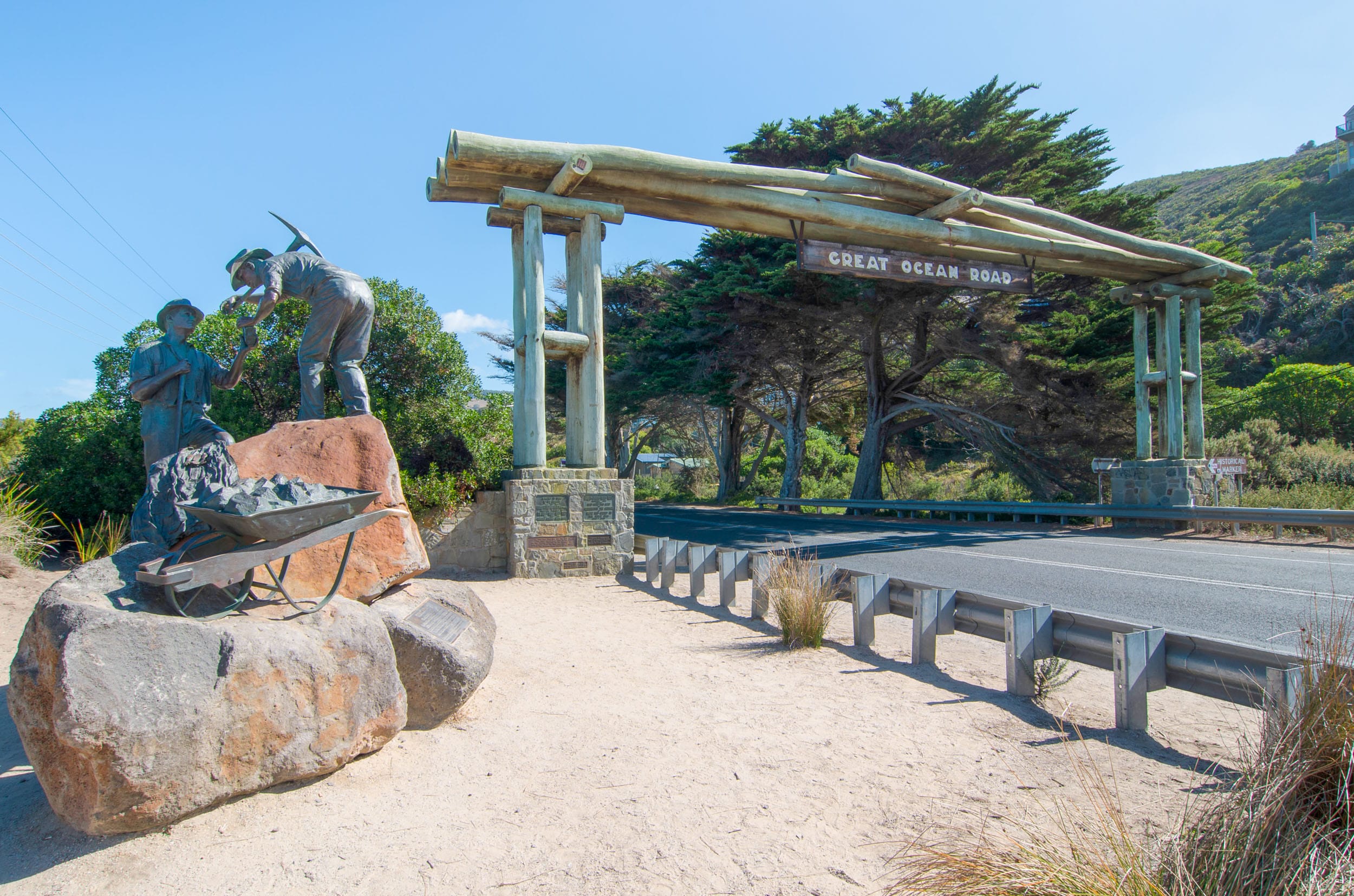 memorial arch great ocean road