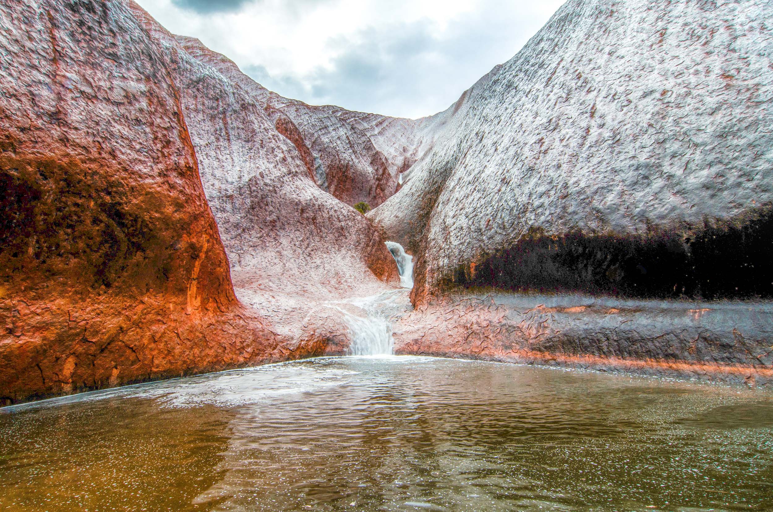 uluru trou d'eau cascades