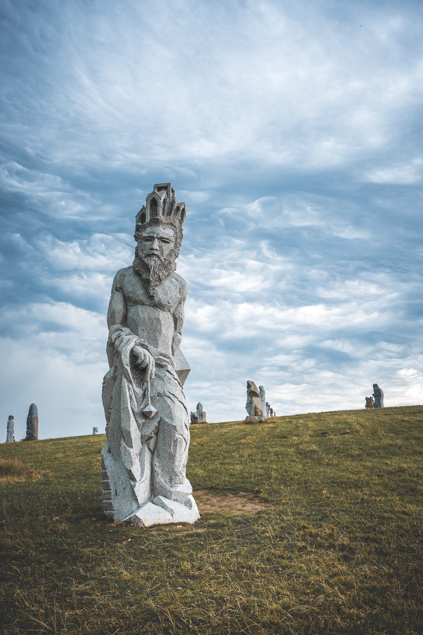 vallée des saints statues bretagne